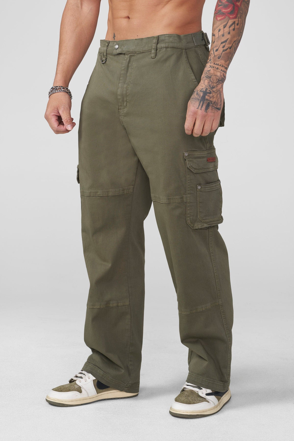 6032 - Old Money Twill Cargo Pants